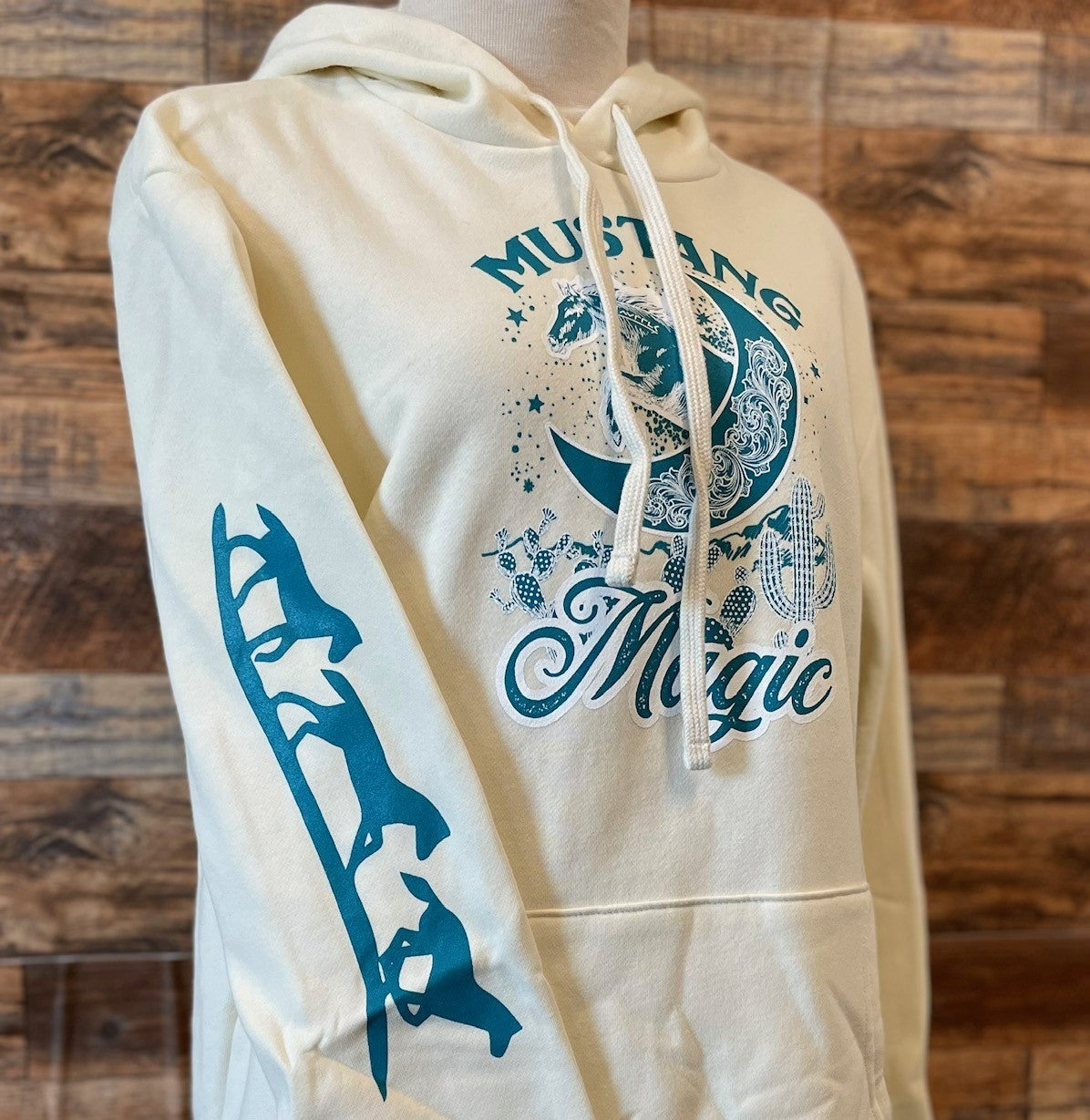 Skal Examen album marv Mustang Magic Hoodie Sweatshirt - White - Mustang Heritage Foundation
